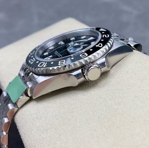 Montre de plongée de luxe pour homme, lunette verte, cadran noir, bracelet en acier inoxydable, étanche, lumineuse, montre-bracelet de style professionnel - Product Image 6