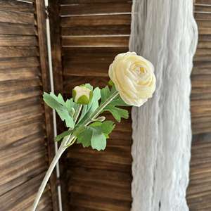 بيع بالجملة ورود صناعية ذات رأسين عالية الجودة زهور رانونكولوس ولوتس للتخرج واستخدام ديكور جداري لعيد الأم - Product Image 3