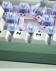 Teclado Mecánico Inalámbrico GK65 de 2.4GHz con Retroiluminación RGB, Material PBT, en Inglés, para Juegos Competitivos en Computadora y Laptop - Product Image 5