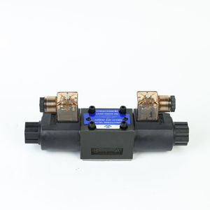 Vanne de commande directionnelle DSG 03 3C12 D24 50 électromagnétique à quatre voies pour systèmes d'huiles hydrauliques - Product Image 1