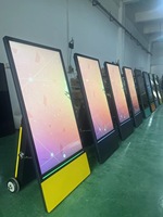 Layar iklan TV pintar Android 43 55 inci, pengisian daya baterai portabel luar ruangan tampilan LCD Digital dengan Wifi Android