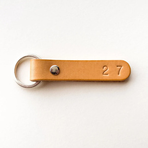 Porte-clés personnalisé en cuir PU, porte-clés créatif en métal et cuir, pendentif pour clés de voiture, logo gravable au laser. - Product Image 4