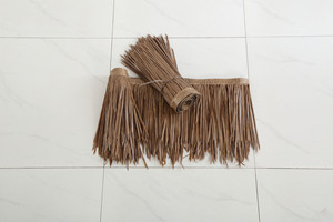 Toiture en chaume artificiel ignifuge en PE, tuiles de toit en palmier, feuilles de chaume sèches, style villageois extérieur, haute simulation - Product Image 4