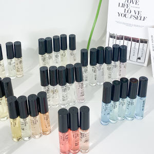 Mini Eau de <span class=keywords><strong>Parfum</strong></span> Portable Personnalisée pour Femme – Notes Fruitées, Florales et Gourmandes – Essence Naturelle – Vente en Gros - Product Image 3