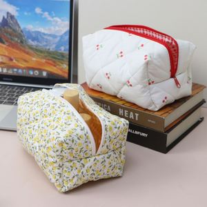 Pochette à maquillage vintage matelassée en coton pour femmes et filles, pochette cosmétique florale en coton, grande capacité, trousse de toilette portable - Product Image 2