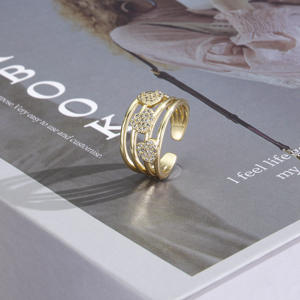 Anillo Apilable Multicapa Chapado en Oro de 14K con Circonita Cúbica Pavimentada, Anillo Ancho de Declaración para Mujer, Joyería de Moda para Fiesta de Cóctel - Product Image 4