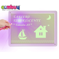 Jouet cadeau de peinture magique fluorescente, tableau de dessin lumineux A4