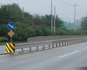 Rambarde extérieure de poutre de la barrière W de route de l'acier <span class=keywords><strong>EN1317</strong></span>/en métal avec la finition galvanisée plongée chaude - Product Image 5