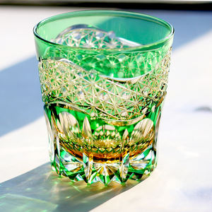 Hochwertiges Handgeblasenes Farbüberlagerungsglas im Altmodischen Stil 320ml Grün und Lila Klassisch für Whiskey, Wein & Wasser - Product Image 2