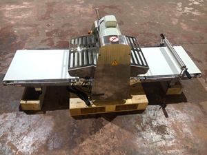 OEM ไฟฟ้าเชิงพาณิชย์บนโต๊ะพิซซ่าครุยแซนต์ขนมแป้งเครื่องรีดแผ่นลูกกลิ้งสายพานลําเลียงขับเคลื่อนอุปกรณ์เบเกอรี่ - Product Image 6