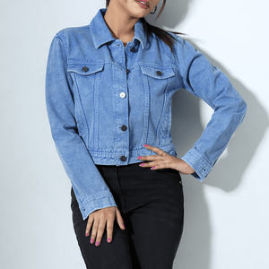 Chaqueta Vaquera de Algodón para Mujer con Dobladillo Asimétrico y Costuras en Contraste, Detalles de Borde Deshilachado, Transpirable, Ecológica, Moderna y Juvenil - Product Image 4