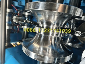 Máquina formadora de rollos automática de bajantes de tubos de combustión de metal redondo de chimenea galvanizada - Product Image 5