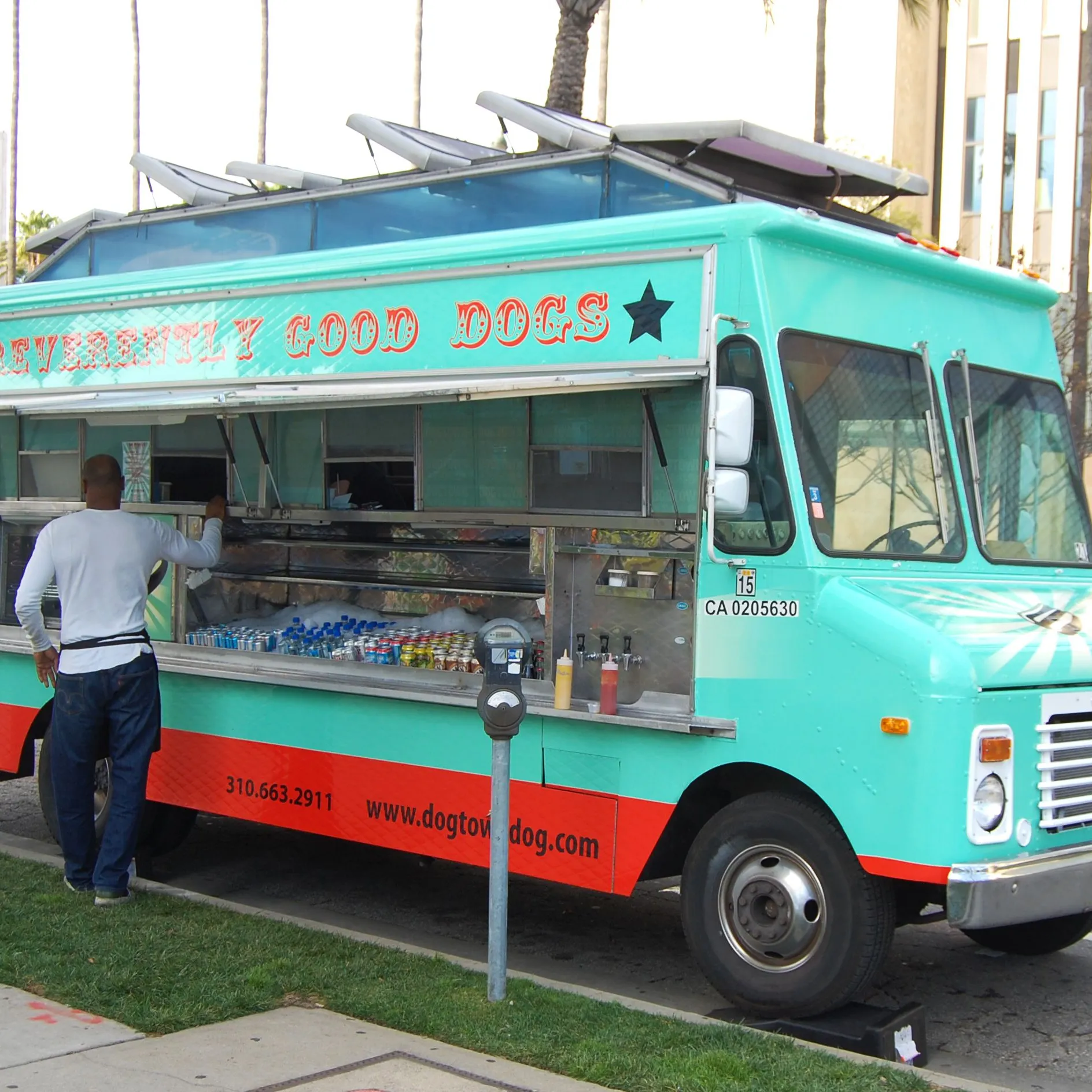 Недорогой новый мобильный грузовик для фаст-фуда для продажи закусок смузи пицца барбекю хот-дог кофе мороженое helados торговый автомобиль