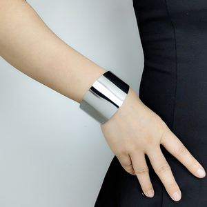 Déclaration à la mode Surface en métal lisse ouvert <span class=keywords><strong>manchette</strong></span> Bracelet Bracelet femmes plaqué or Bracelets alliage mode bras accessoires - Product Image 2