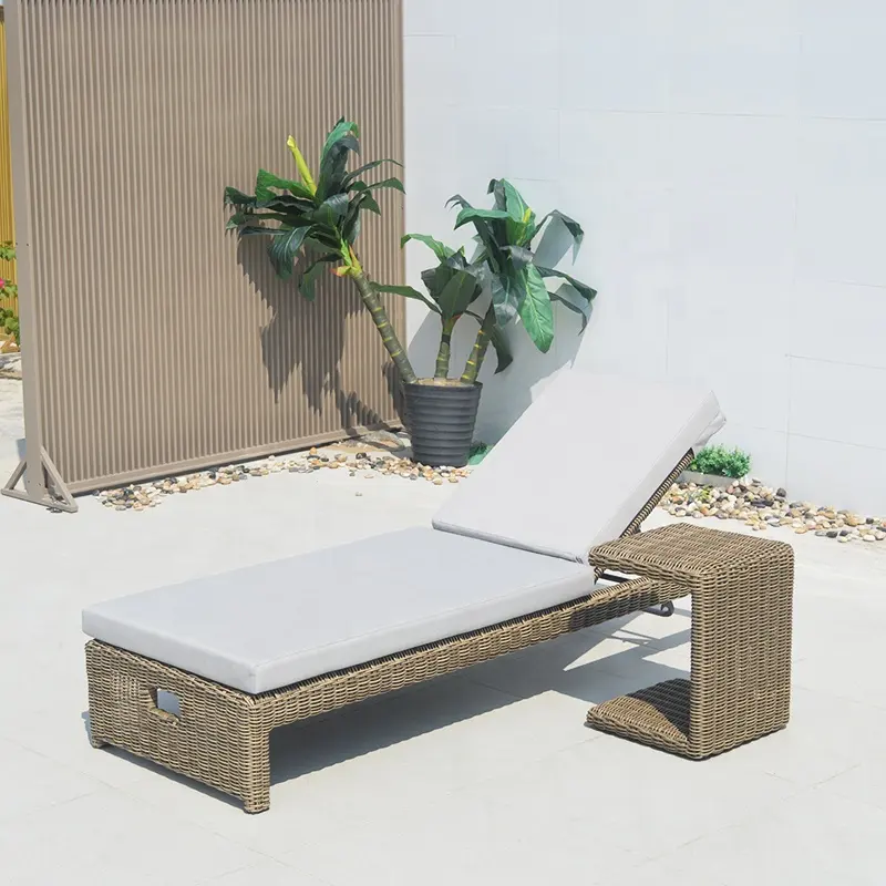 Chaise longue moderne pour l'extérieur Chaise longue pour jardin extérieur au bord de la piscine Hôtel Villa Meubles en osier PE Rotin Sun Lounge