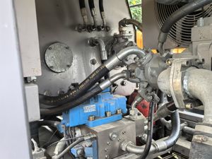 HBT80.18.132RSU Bomba de Concreto Montada en Camión Zoomlion Usada, Remolque Pequeño Reacondicionado Eléctrico con Garantía Certificada - Product Image 3