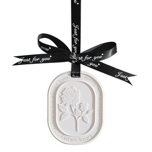 Colgante de aromaterapia para coche Northern Mu, diseño de piedra rosa, fragancia duradera para decoración interior del coche - Product Image 5