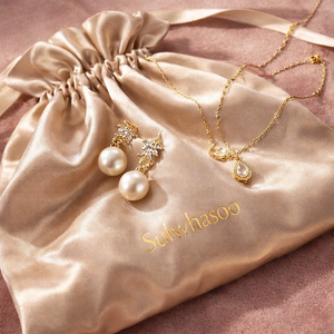 Pochette <span class=keywords><strong>en</strong></span> satin de <span class=keywords><strong>soie</strong></span> couleur or champagne luxueuse <span class=keywords><strong>avec</strong></span> cordon de serrage, emballage cadeau haut de gamme <span class=keywords><strong>avec</strong></span> logo personnalisé pour bijoux, cosmétiques, soins de la peau - Product Image 2