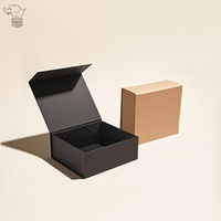 Boîtes cadeaux en carton de luxe avec fermeture magnétique pliante Impression en relief avec logo personnalisé pour parfums, vêtements, cosmétiques