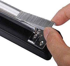 चीन कारखाने थोक उच्च गुणवत्ता चीन निर्माता प्रत्यक्ष बिक्री तार स्टेपल 10 मिमी जस्ती स्टेपल नाखून - Product Image 4