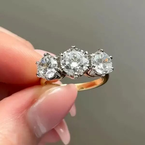 Anello Elegante a Sei Punte Bicolore con Design Rotondo per Donne - Product Image 6