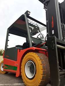 รถยกไฟฟ้าแบบพกพายกสูง6000มม. ผลิตในประเทศอิตาลีดั้งเดิมมีการรับประกัน1ปีความจุ12ตัน - Product Image 2