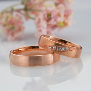 Anillo de compromiso de acero inoxidable chapado en oro para hombre y mujer, conjunto de anillos de boda, europeo y <span class=keywords><strong>americano</strong></span>, 2022 - Product Image 2