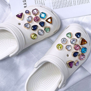 Charm per <span class=keywords><strong>Scarpe</strong></span> di Lusso con Taglio Diamantato, Decorazioni in Metallo e Cristallo per Clog, Accessori Personalizzati Fai-da-Te per Sandali da Donna alla Moda - Product Image 2