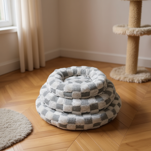 Coussin rond pour animaux de compagnie en poils de lapin gris, avec grille de beauté - Product Image 3