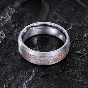 JLM Exquisiter Premium-Ring aus Titanstahl mit strukturierter, mattierter Seidenoptik in Roségold mit Pfeil-Design für Herren, Komfortabler Ehering zum Hochzeitstag - Product Image 4