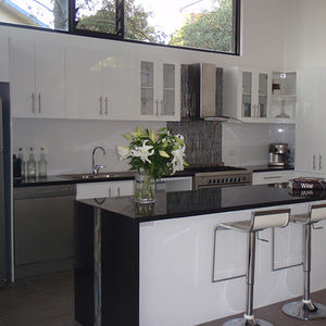 ตู้ครัวสำเร็จรูปจากโรงงาน ตู้ครัวสีดำเงาแบบโมเดิร์นสั่งทำพิเศษ เฟอร์นิเจอร์บ้าน ชุดตู้ครัว - Product Image 3