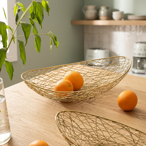 Panier à fruits en fil d'or, paniers de rangement rectangulaires, décoration minimaliste de cuisine, conteneur en métal fait à la main - Product Image 2