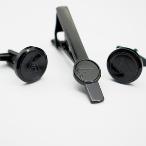 <span class=keywords><strong>Gemelos</strong></span> de <span class=keywords><strong>camisa</strong></span> de traje de hombre grabados personalizados <span class=keywords><strong>Gemelos</strong></span> negros personalizados Clip de corbata con <span class=keywords><strong>iniciales</strong></span> de nombre - Product Image 5