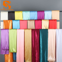 Tissu satiné cristallin polyvalent en polyester brillant pour rideaux de fond de scène de mariage et décorations multi-industrielles