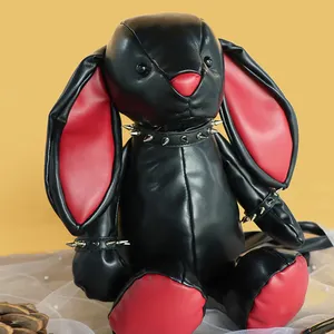 Sac à dos de poupée en peluche de lapin de dessin animé conçu en chine, sac à dos gothique Cool en Pu de forme personnalisée avec Rivets