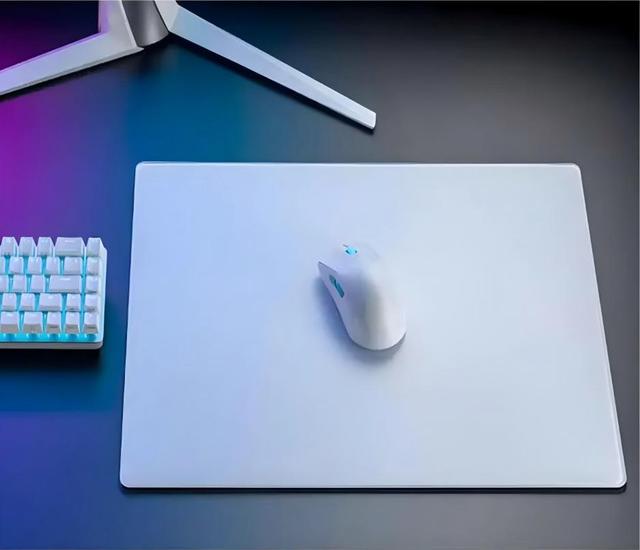 Factory Wholesale XXL 49x42 White Mousepad Customisable Cartoon Style Glass Mouse Pads for E-Sports Gaming