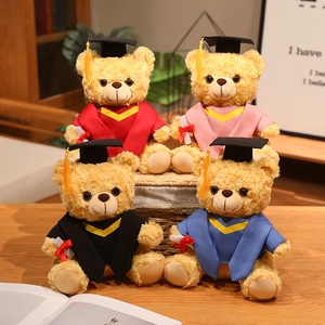 Oso <span class=keywords><strong>de</strong></span> Peluche Doctor con Birrete y Túnica, <span class=keywords><strong>de</strong></span> Felpa Suave y Aterciopelada, Adorable Peluche <span class=keywords><strong>de</strong></span> Algodón para Regalo <span class=keywords><strong>de</strong></span> Aniversario - Product Image 1