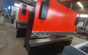 เครื่องพับไฮดรอลิก CNC แบบอัตโนมัติ 4 แกน สำหรับการดัดแผ่นสแตนเลส เหล็กกล้าคาร์บอน และอะลูมิเนียม - Product Image 5