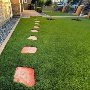 Alfombra de césped artificial verde de Otoño de alta calidad, Material PE impermeable, césped de simulación para jardín interior, pavimentación de campo de ocio - Product Image 1