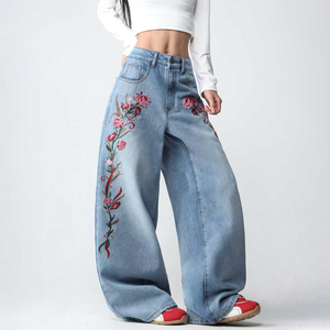 Jeans personnalisés pour femmes, style Y2K rétro, décontractés, amples, de haute qualité, avec broderies florales et plusieurs poches - Product Image 1