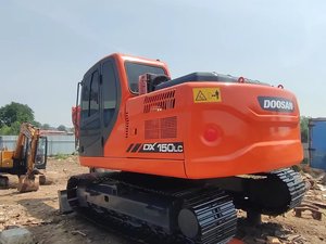Excavatrice Doosan DX150LC d'occasion, machinerie fiable de taille moyenne à grande pour les travaux de terrassement et les projets routiers municipaux - Product Image 5