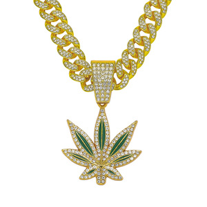 สร้อยคอจี้รูปใบเมเปิ้ลชุบทองและเงินอัลลอยด์ฮิปฮอปขายดีปี 2026 สร้อยคอผู้ชายแบบปรับแต่งได้ เครื่องประดับแฟชั่น - Product Image 5