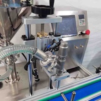 Machine de remplissage semi-automatique pneumatique PLC à engrenages de haute précision et économique pour bouteilles de boissons, d'huile de CBD et de verre pour moteurs 20