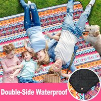 Tapis imperméable 3 en 1 pour pique-nique, camping, plage, résistant à l'eau, facile à transporter, essentiel pour la famille et l'extérieur.