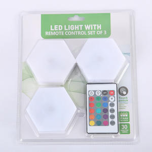 Veilleuse LED avec télécommande, lot de 3, blanc chaud, interrupteur tactile, alimentée par piles, forme hexagonale - Product Image 4