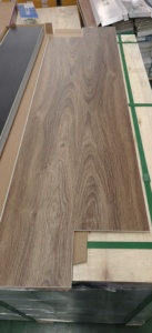 Revêtement de <span class=keywords><strong>sol</strong></span> SPC à clic couleur bois, revêtement de <span class=keywords><strong>sol</strong></span> LVT, <span class=keywords><strong>carrelage</strong></span> <span class=keywords><strong>vinyle</strong></span> de luxe 6 mm, <span class=keywords><strong>sol</strong></span> SPC à clic avec IXPE pour salon - Product Image 5