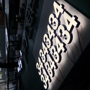 SKYSEEN, venta directa de fábrica personalizada, Mini letras acrílicas puras iluminadas en 3D, logotipo de letrero retroiluminado frontal para cartelera publicitaria - Product Image 3