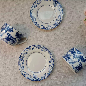 Wholesale of European Style Luxury Porcelain Coffee <b>Sets</b> and <b>Bone</b> <b>China</b> Cup and Saucer <b>Sets</b> - Product Image 2