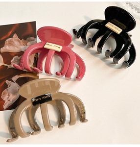 Nuovi artigli per capelli acrilici di moda coreana di tendenza fermagli per capelli Color caramella brillante accessori per capelli con artigli di coda di cavallo