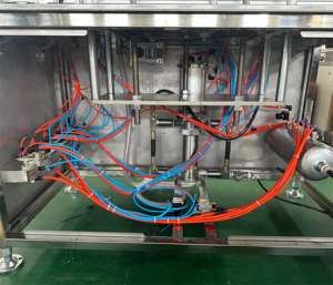 Máquina de llenado de aerosol de metal neumática semiautomática con control PLC y alta precisión - Product Image 5